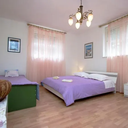 Apartment Brane *